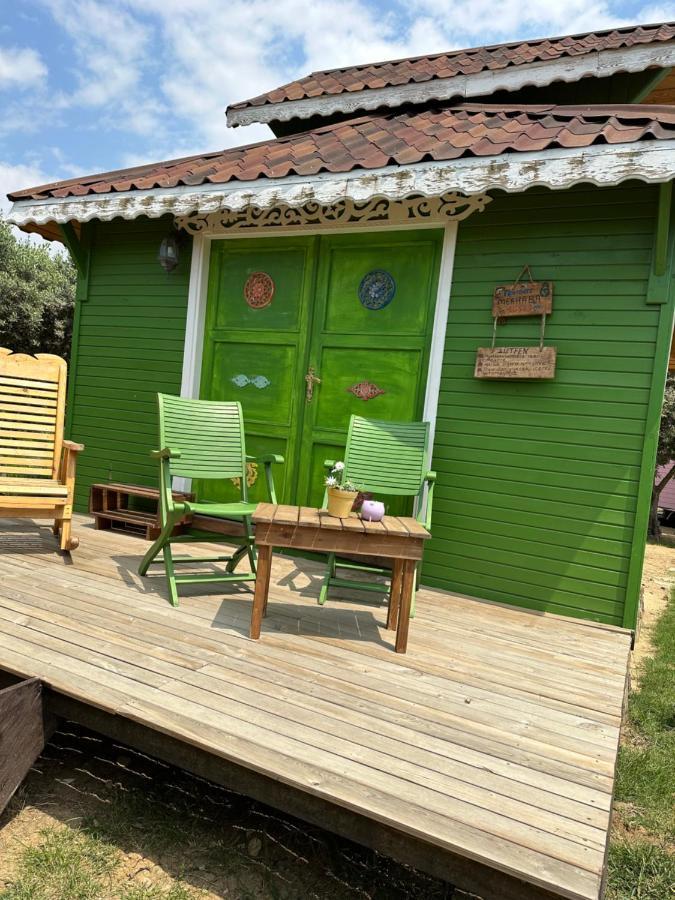 Seyyah Cafe Bungalows Aliaga Eksteriør billede